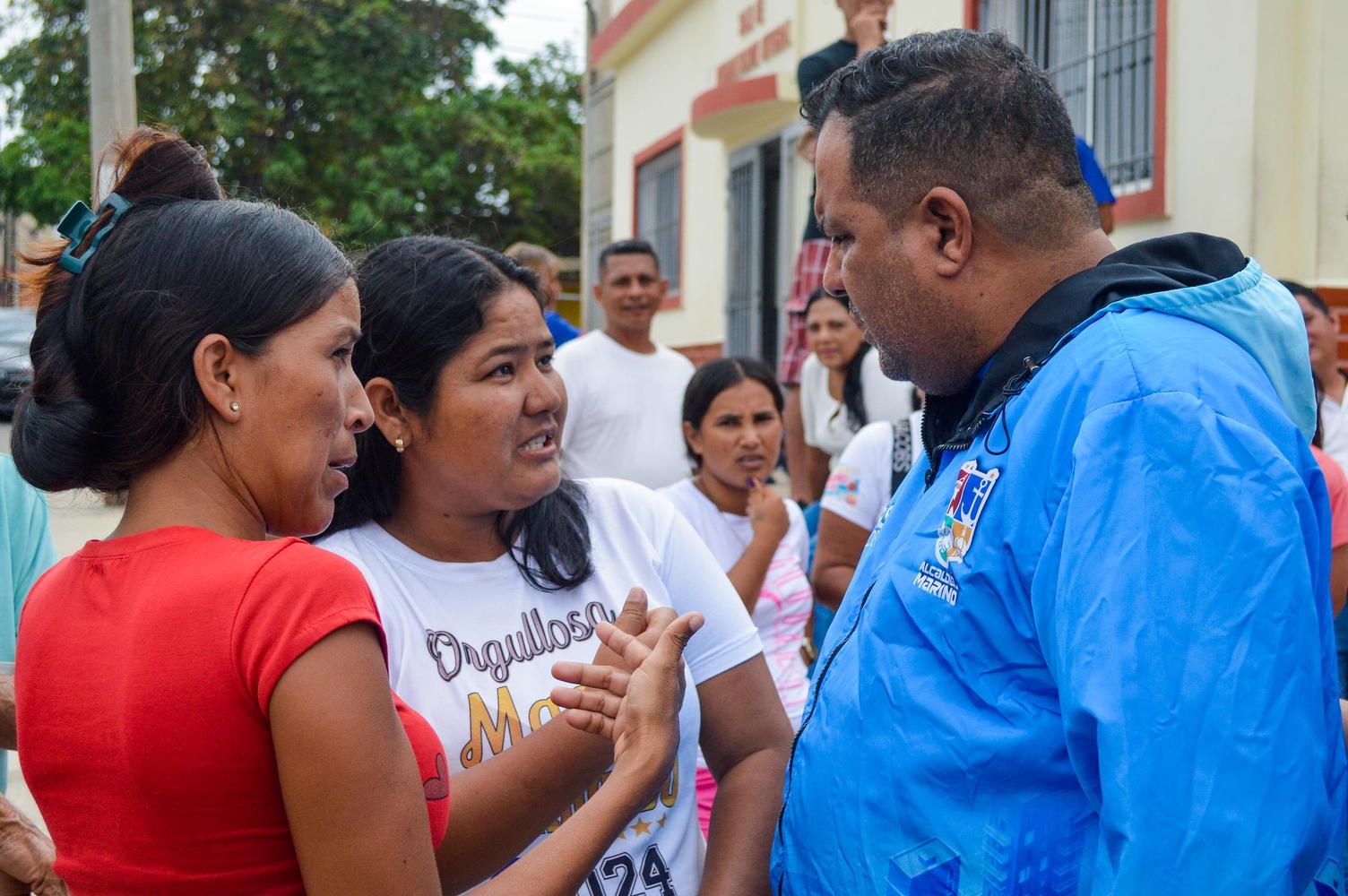 Miniatura del álbum Alcaldía de Mariño dotó de equipos y medicamentos al CDI de Los Cocos